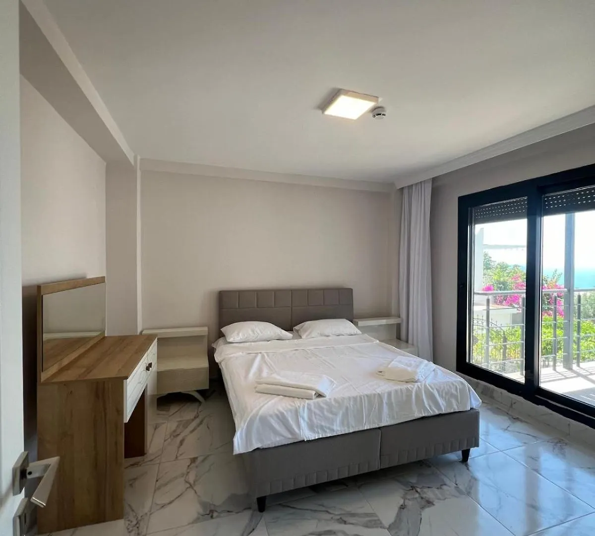 Lueks Deniz Ve Doga Manzarali Yazlik Ev Villa Dalaman